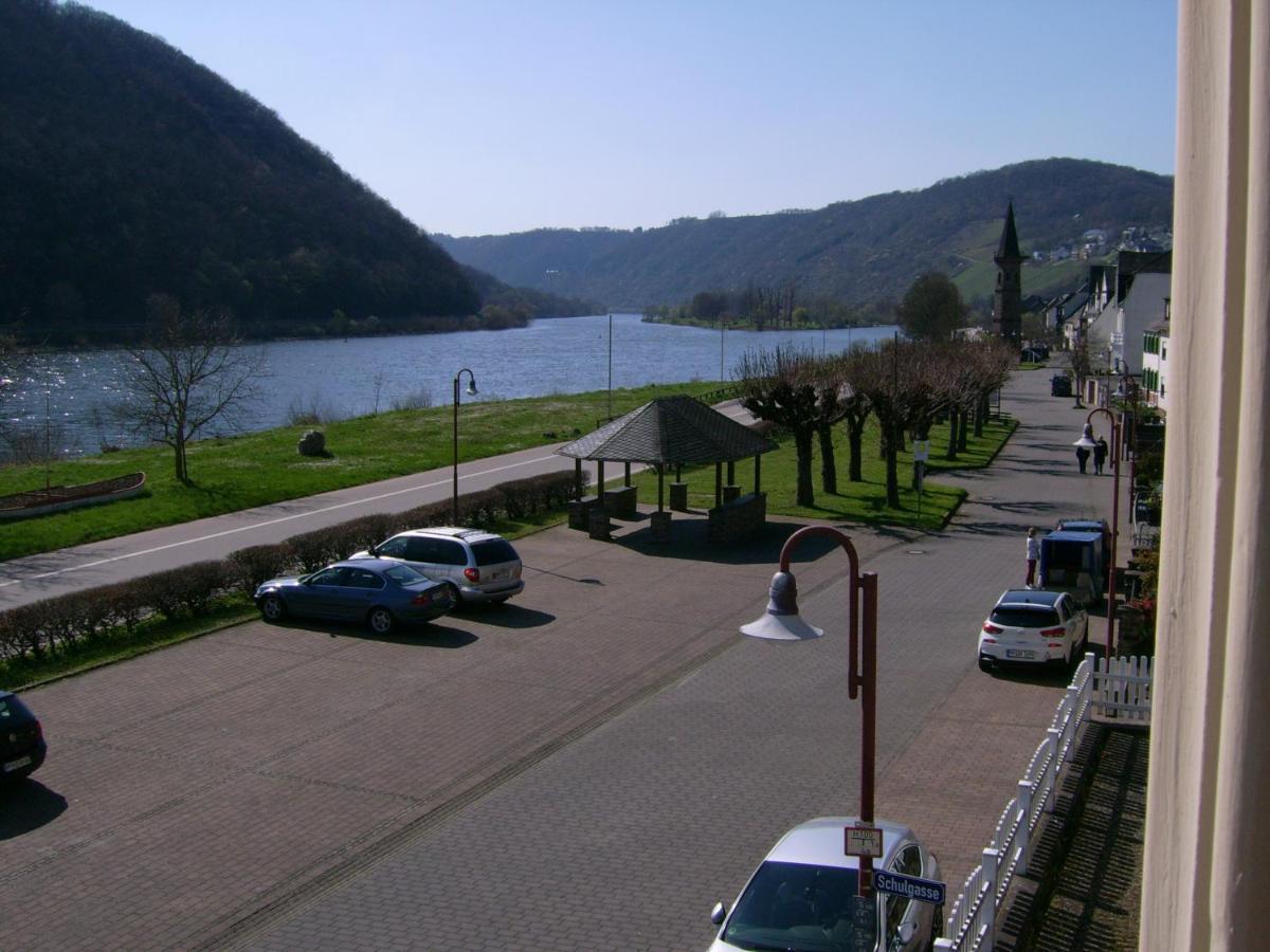 Gasthaus Zur Traube Hatzenport Buitenkant foto