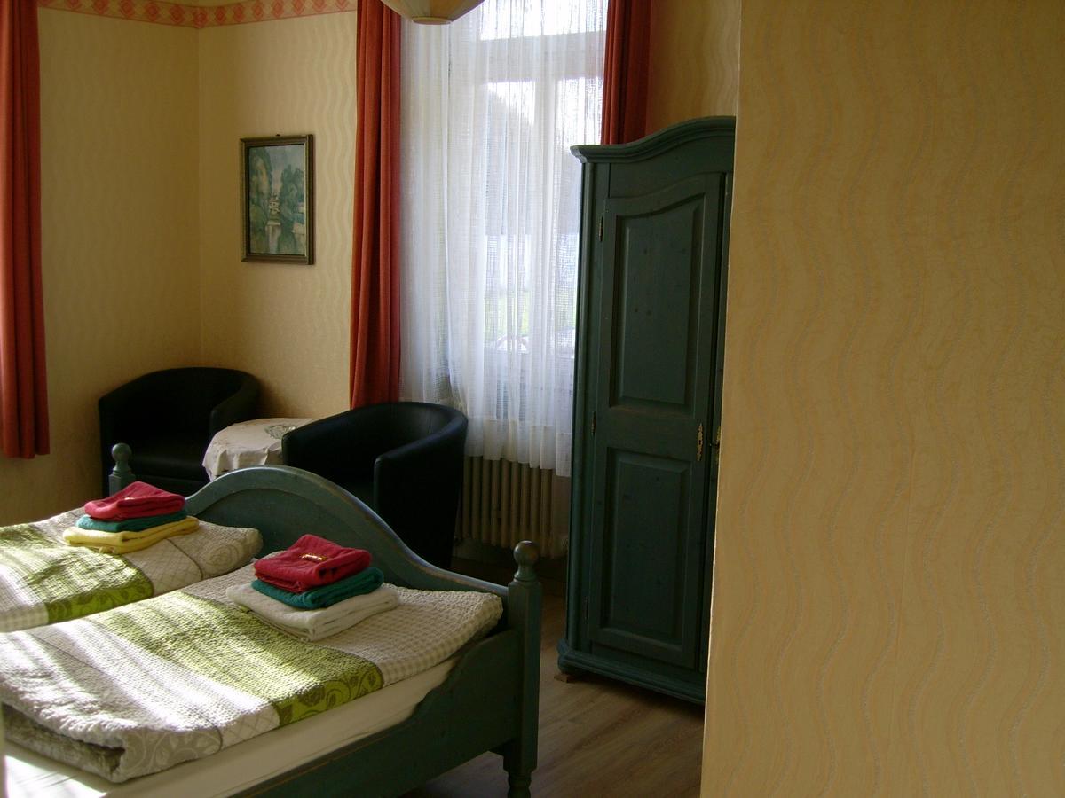Gasthaus Zur Traube Hatzenport Buitenkant foto