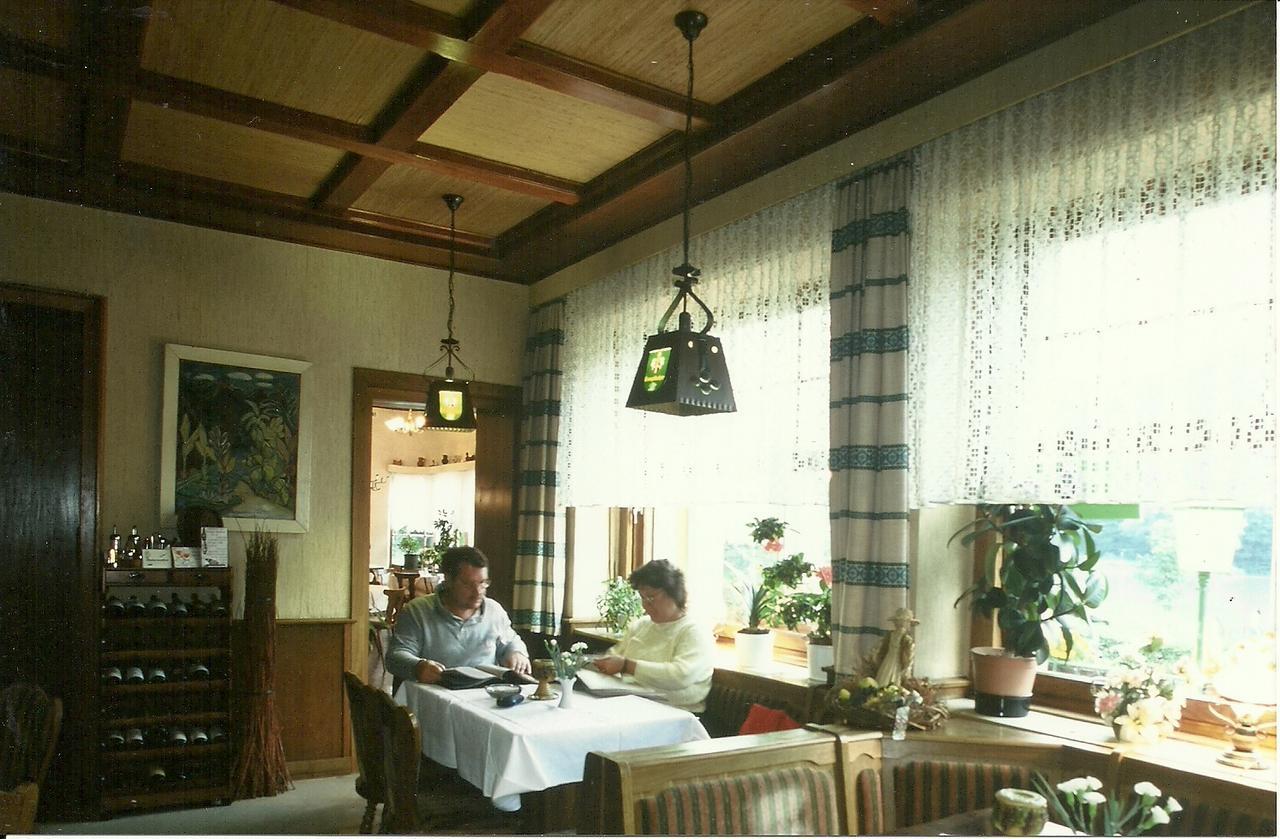 Gasthaus Zur Traube Hatzenport Buitenkant foto