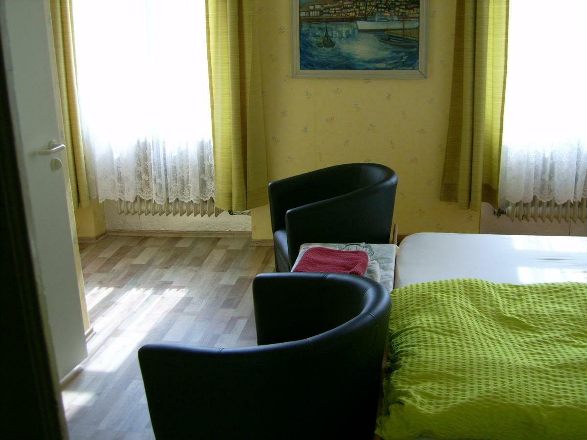 Gasthaus Zur Traube Hatzenport Buitenkant foto