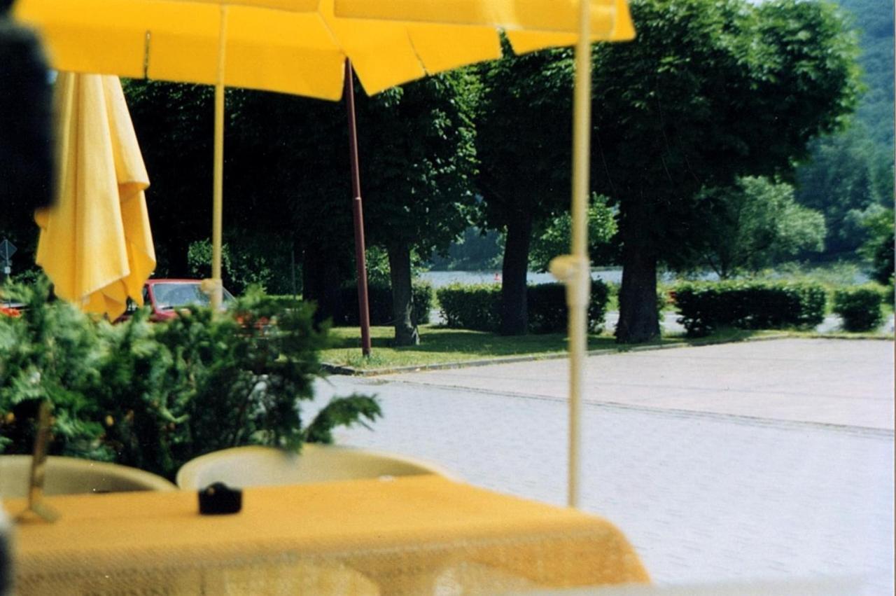 Gasthaus Zur Traube Hatzenport Buitenkant foto