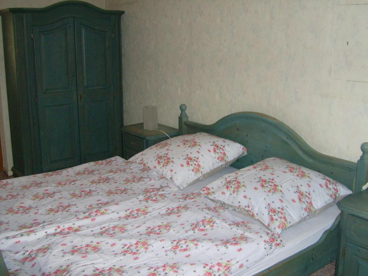 Gasthaus Zur Traube Hatzenport Buitenkant foto
