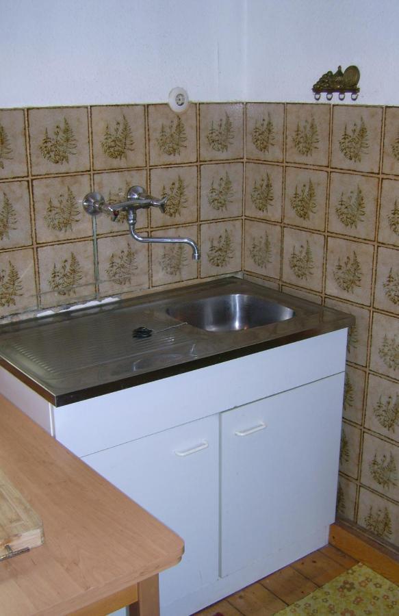 Gasthaus Zur Traube Hatzenport Buitenkant foto